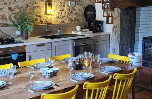 Marcilhac-sur-Cele Casa | Large traditional stone house in peaceful countryside