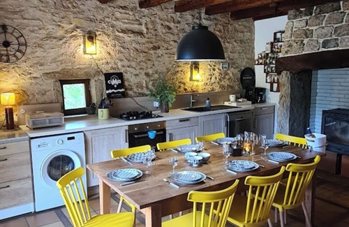 Marcilhac-sur-Cele Casa | Large traditional stone house in peaceful countryside