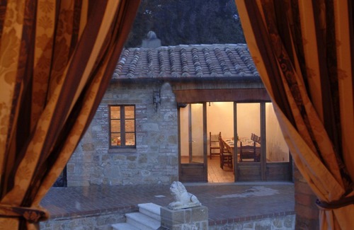 Pienza Villa | vacaciones de vacaciones gran chalet Italia, Toscana, cerca de Siena, Pienza, piscina, vistas, wi-fi, a corto plazo a largo plazo italiano