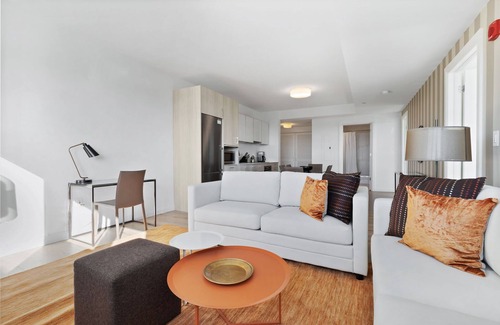 West Fens Apartamento | Large Two Bedroom, One Block From Fenway Park