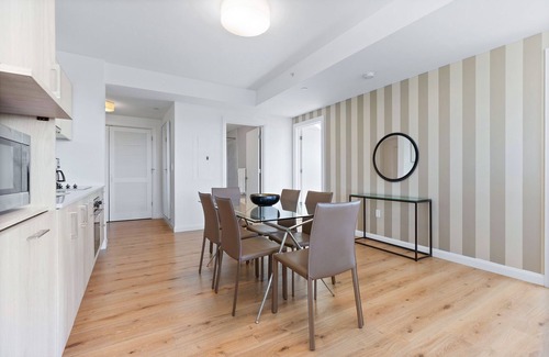 West Fens Apartamento | Large Two Bedroom, One Block From Fenway Park