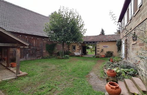 Oberschwarzach Apartamento | Large vacation home for 6 people with fireplace (150sqm)