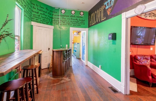 Downtown San Diego Casa | Large Victorian Artist House For Groups in Downtown