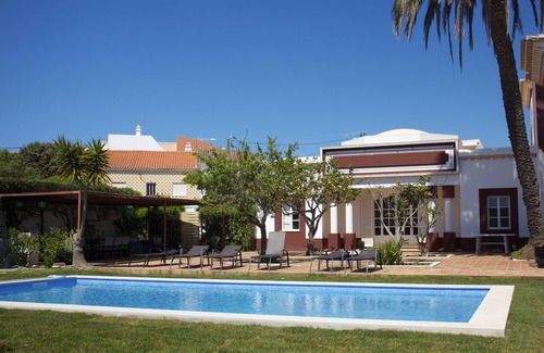 Budens Villa | Excepcional casa,6 dormitorios,jardín y piscina- Budens,cerca de playa de Salema
