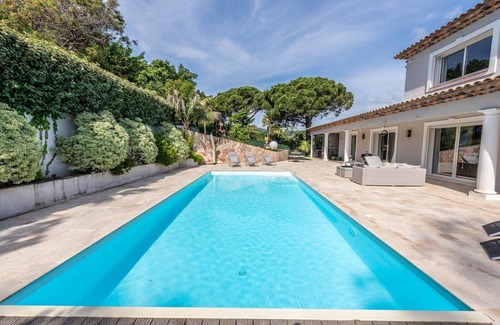 Plage de la Garonnette Villa | LARGE VILLA STE MAXIME NEAR THE BEACH