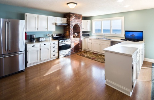Provincetown Casa | Large waterfront family home in a great location, spectacular views! RPSH003