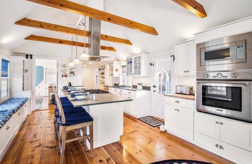 West Dennis Casa | Large waterfront home with direct beach access!