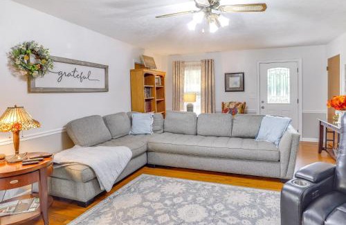 Murfreesboro Casa | Large Yard and Basketball Hoop Murfreesboro Home!