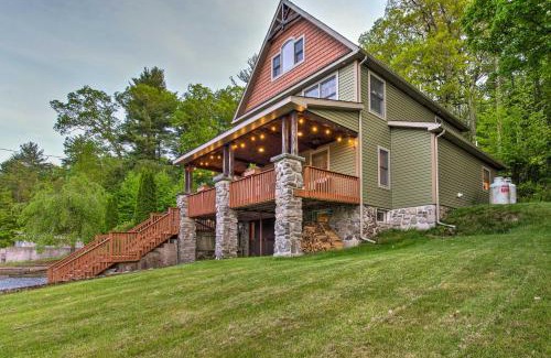 Paupack Casa | Large Yard and Games Edgewater Escape in Paupack!