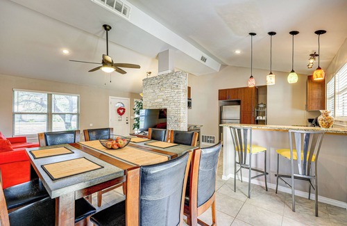 Medical Center District Casa | Large Yard: Home 9 Mi to San Antonio River Walk