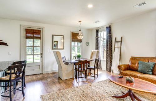 South Baton Rouge Casa | Large Yard Pascagoula Peach Home in Baton Rouge