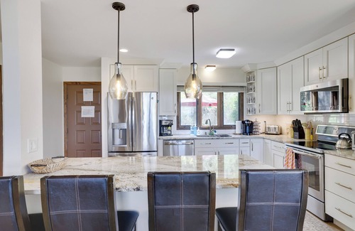Tannersville Casa | La casa de pueblo de lujo moderna más grande, en la cima de Camelback Mountain, Poconos, PA