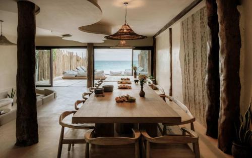 Zona Hotelera Casa | Largest Ocean Front Mansion Butler Included