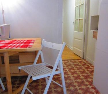 Linda-a-Velha Apartamento | Largo da Paz 24