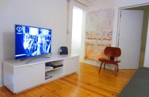 Linda-a-Velha Apartamento | Largo da Paz 24