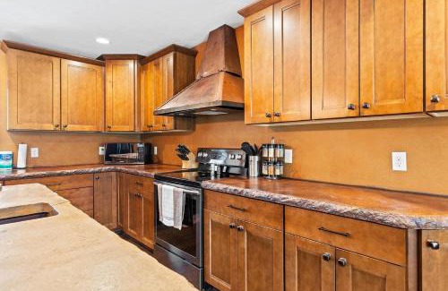 Deadwood Casa | Larkspur Hills