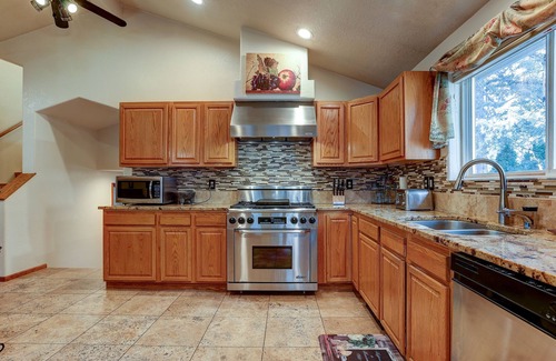 Larkspur Casa | Larkspur Trail 3 Bedroom Home by Redawning