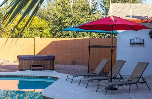 Paradise Valley Village Casa | Larkspur Villa - Lovely & Entertaining Hot Tub with pool, resort living!