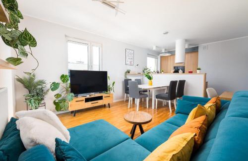 Targowek Apartamento | Las Bródnowski Urban Jungle Apartment by BookingHost
