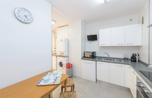 Carretera de Cadiz Casa | LAS CANDELAS - Bonito apartamento con piscina compartida y cerca de la playa.