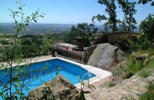 Poyales del Hoyo Cabaña | Las Casas de Agapito Centro Rural en Gredos, capacidad para 25 personas en total