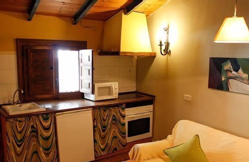 Horche Cabaña | Casa Andrea - Casa histórica con bodega del siglo XVII y piscina privada
