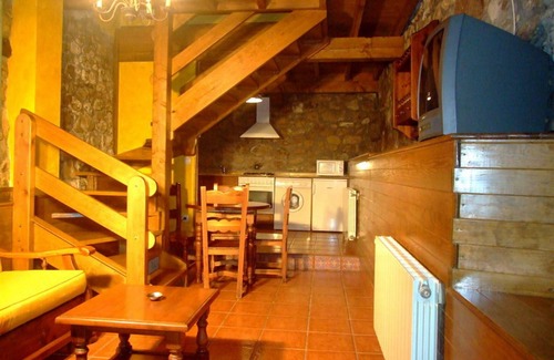 Soba Chalet De Esquí | Las Casucas de Asón - Casa Rural 4 dormitorios