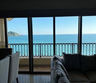 Marina Mazatlan Apartamento | Las Gavias frente al mar