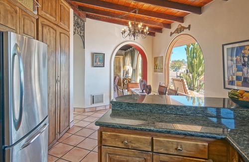 Las Gaviotas Villa | LAS GAVIOTAS OFRECE EL ENCANTO EUROPEO LEJOS EN LA "COSTA DE ORO" DE BAJA.