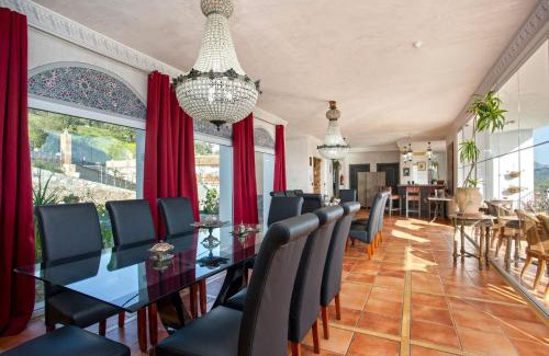 Vinuela Casa | Las Orquídeas