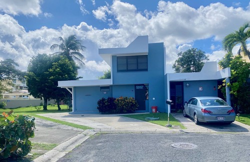 Solimar Villa | Las Sirenas: Relajante y ventosa Villa de playa de dos pisos