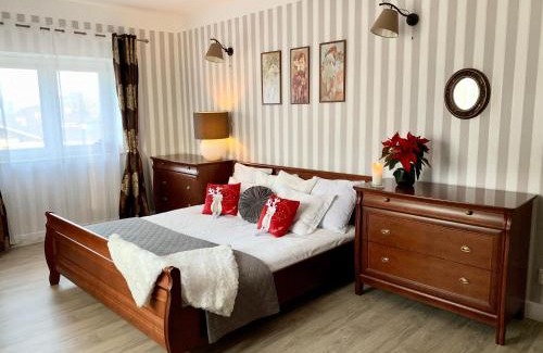 Slupsk Apartamento | LAS SŁUPSKI PREMIUM LOVE APARTAMENT NR5 Wifi Netflix Smart TV50 full kitchen double bathtub up to 4 people full pleasure quality stay
