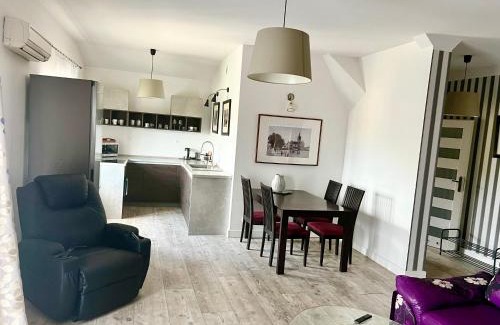 Slupsk Apartamento | LAS SŁUPSKI PREMIUM PANORAMIC APARTAMENT NR8 Wifi Netflix Smart TV55 full kitchen double bathtub up to 4 people full pleasure quality stay