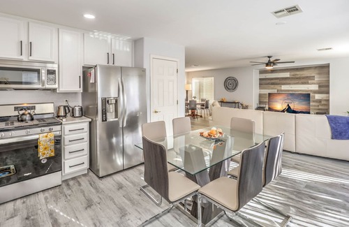 Spring Valley Casa | Las Vegas Clean 3BR House Near Shopping, Dining, Entertainment in Summerlin