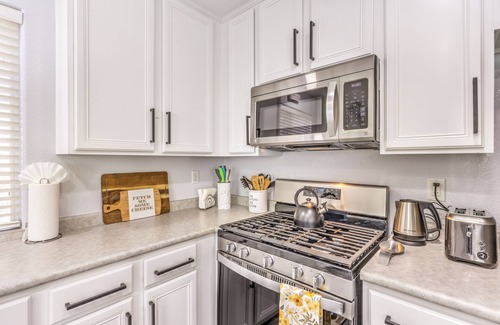 Spring Valley Casa | Las Vegas Clean 3BR House Near Shopping, Dining, Entertainment in Summerlin