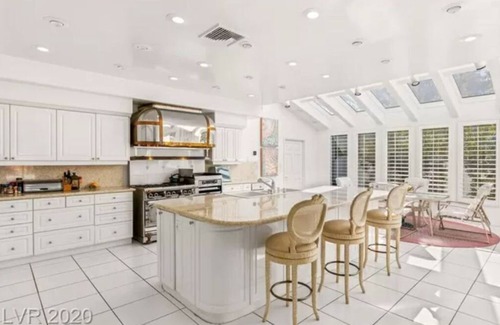 Winchester Casa | LAS VEGAS COUNTRY CLUB - ON THE CHAMPIONSHIP GOLF COURSE-