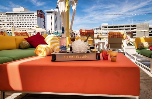 Downtown Las Vegas Apartamento | Las Vegas Escape! 2 Large Units Near Bellagio and Shark Reef Aquarium!