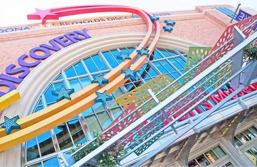 Downtown Las Vegas Casa | Las Vegas Escape! 4 City View Units, FREE Parking, Pool, Casino