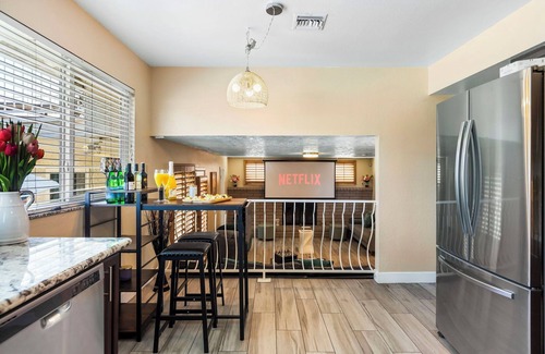 Las Vegas Casa | Las Vegas Family 5BR Home-6Beds,w/Pool,BBQ,Projector,Billiards,Towels,Essentials