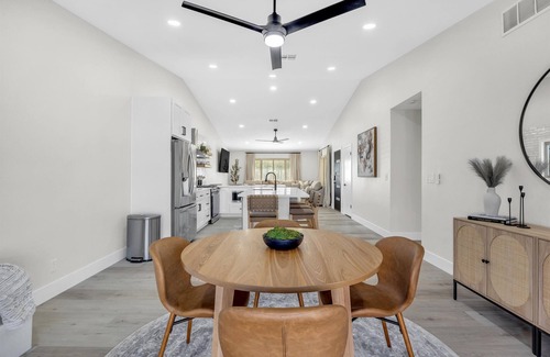 Canyon Gate Casa | Las Vegas Home is centrally located near all major Resorts and Casinos.