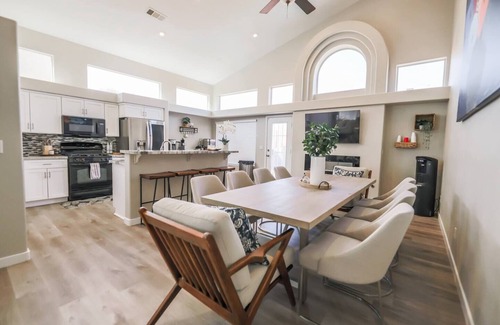 North Las Vegas Casa | Las Vegas Home w/Pool & Spa,Casa Del Sol