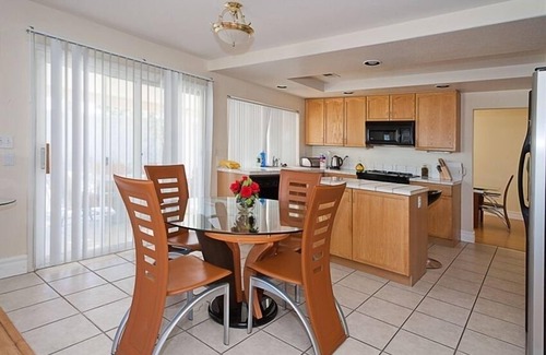 Sovana Casa | The Best ~ SW ~ Las Vegas 4 BR Casa / Piscina