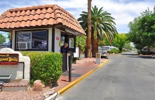 Sunrise Manor Cabina | Las Vegas RV Resort