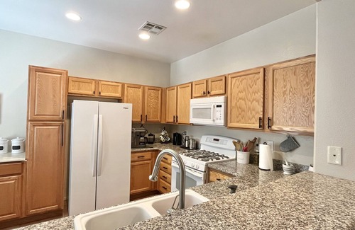 Tule Springs Casa | Las Vegas Single Story King Bed Quiet Neighborhood