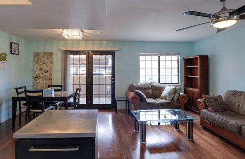 Chinatown Casa | Las Vegas Townhome w/ Community Pool & Hot Tubs!