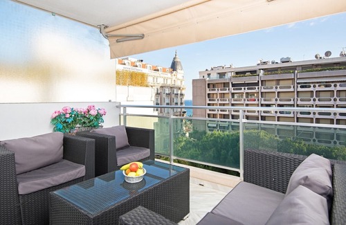 Cannes City Centre Apartamento | Última planta con vistas al mar - 100m Croisette y playas