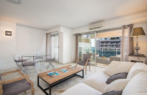 Cannes City Centre Apartamento | Última planta con vistas al mar - 100m Croisette y playas