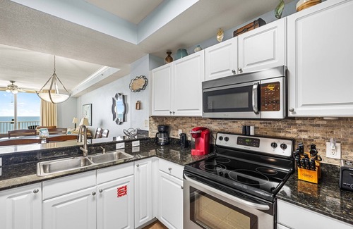 Panama City Beach Complejo | Beautiful Condo! Book your Fall stay now! Aug 9 - 14th open!
