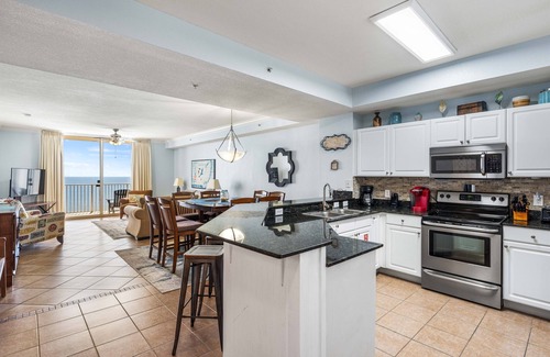 Panama City Beach Complejo | Beautiful Condo! Book your Fall stay now! Aug 9 - 14th open!