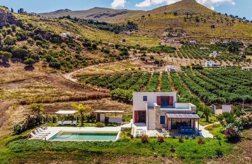 Scopello Villa | WWW.BAGLIORIDISICILIA.COM - LAST MINUTE 4/30 AUGUST!